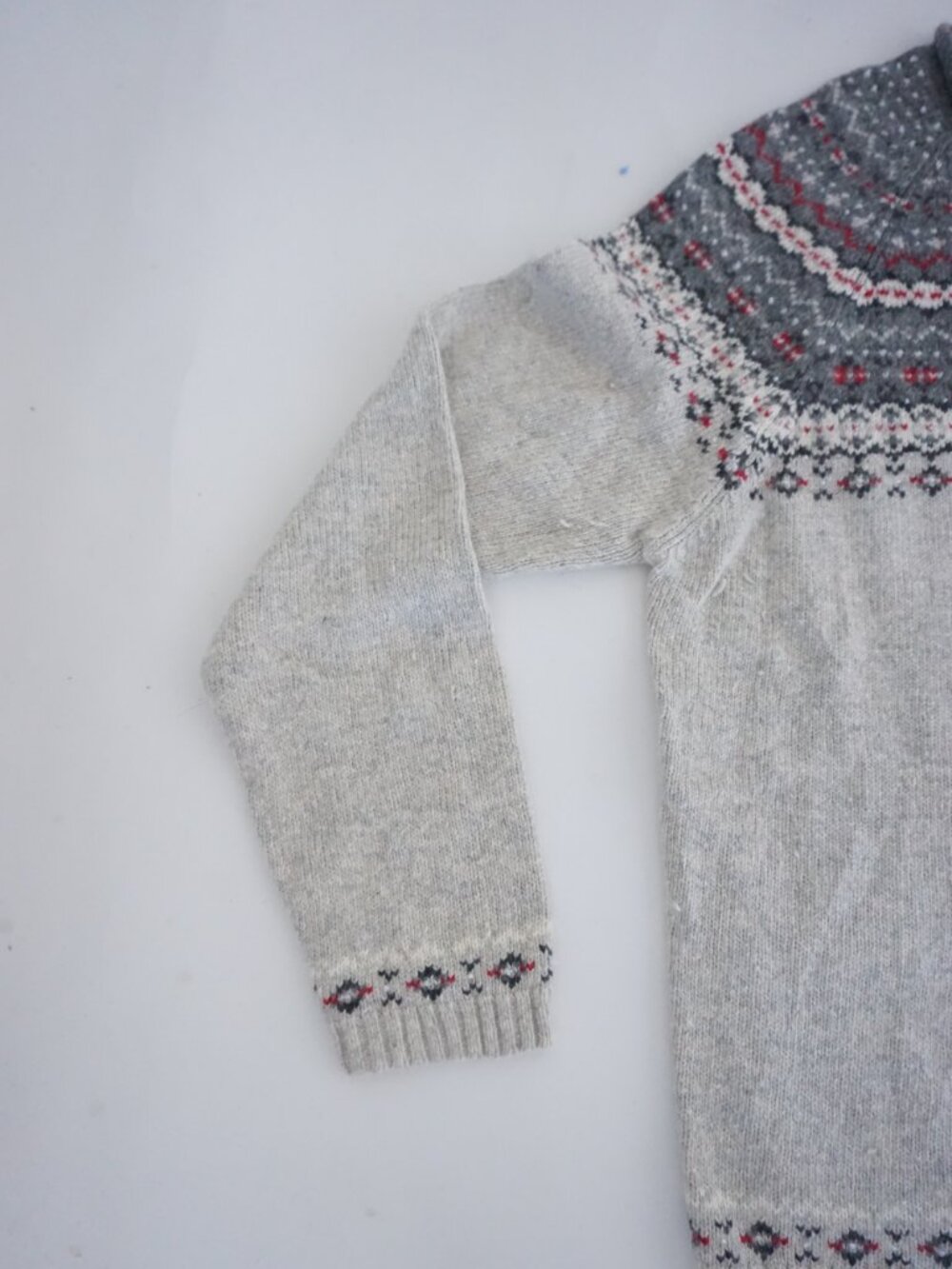 Vintage Northern Reflections Grey Fair Isle Knit Sweater Red White Nordic Wool L - Picture 7 of 9